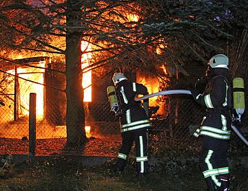 Tja-feuer schuppen  371D91C