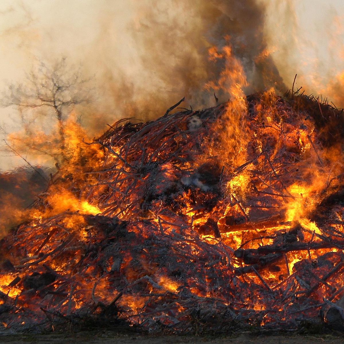 Osterfeuer 2025