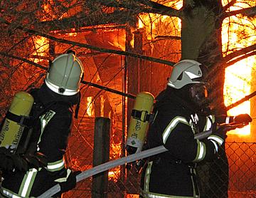 Tja-feuer schuppen  371B7C2