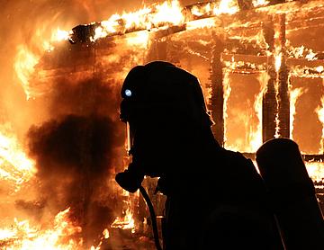 Tja-feuer wochenendhaus dassendorf13