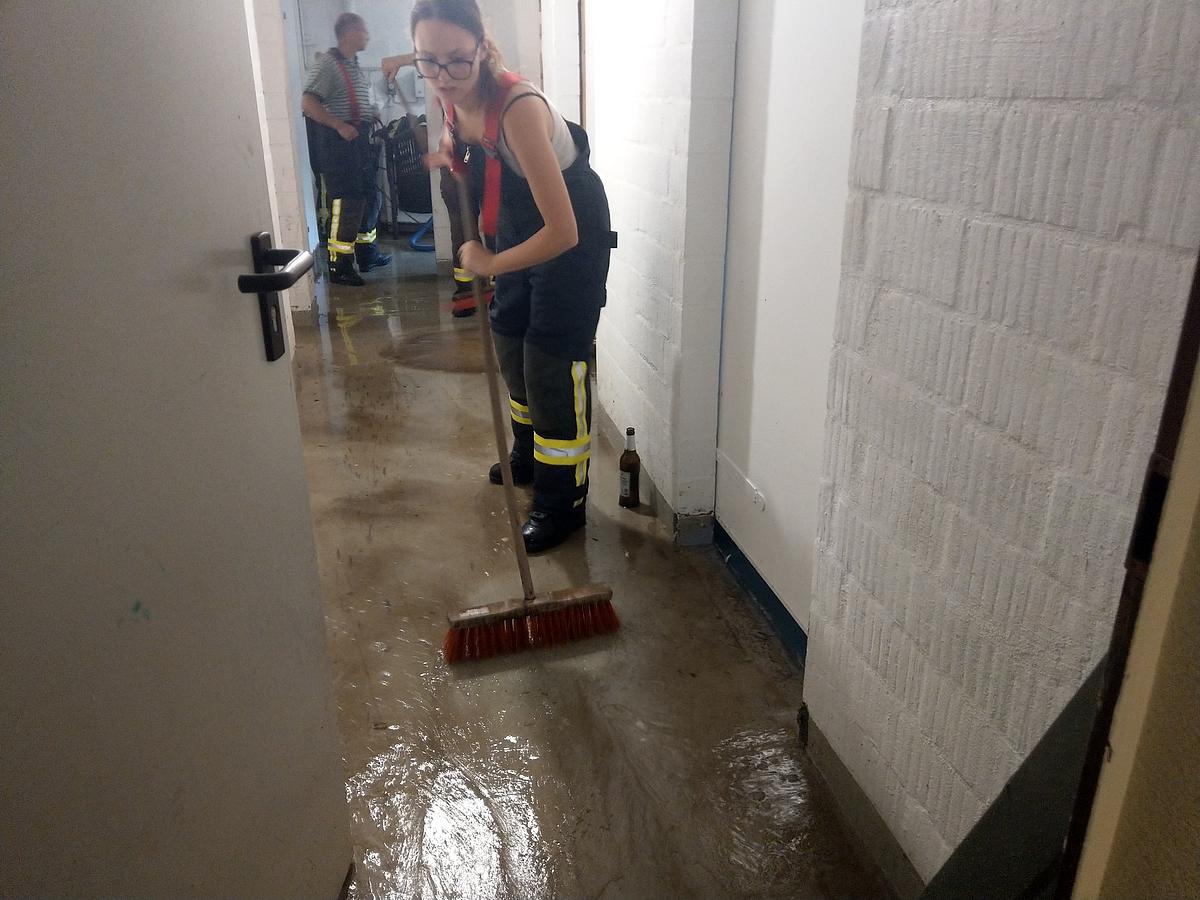 Wasserschaden durch Starkregen - Freiwillige Feuerwehr Aldrans