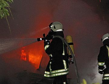 Tja-feuer schuppen  37120E7